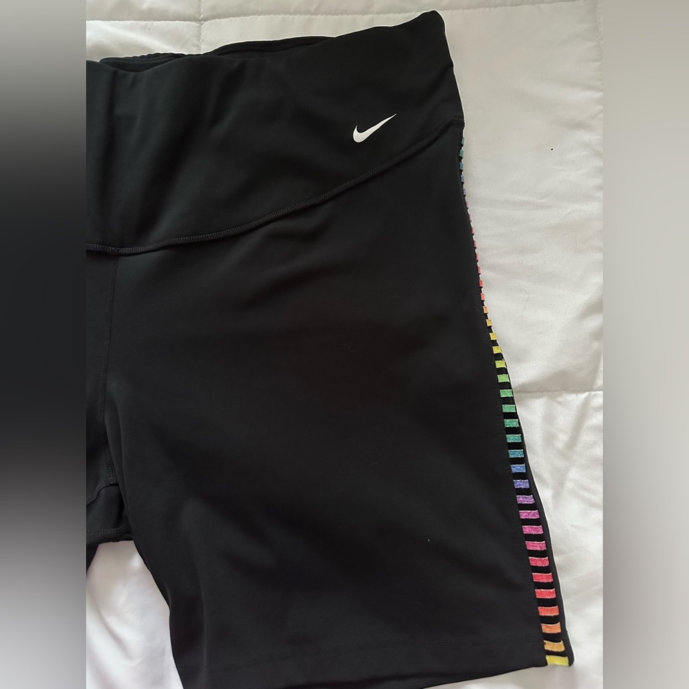 Nike Special Collection Plus Mid-Rise 7” Biker Shorts